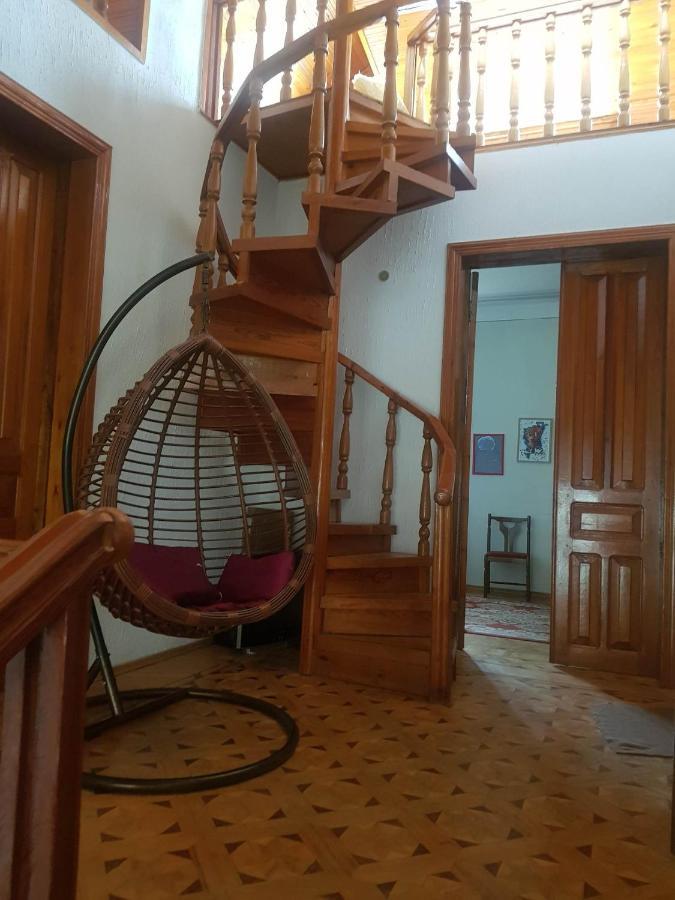 Hotel Shaumiani คูทายสิ ภายนอก รูปภาพ