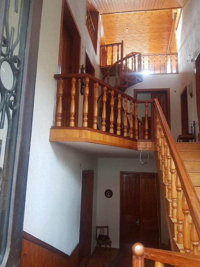 Hotel Shaumiani คูทายสิ ภายนอก รูปภาพ